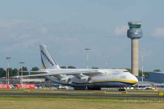 Aviation photography workshop in the East Midlands UK. Photo © Peak Digital Training